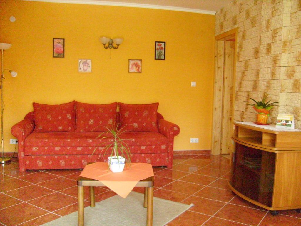 Andrea Vendeghaz Daire Kehidakustány Oda fotoğraf